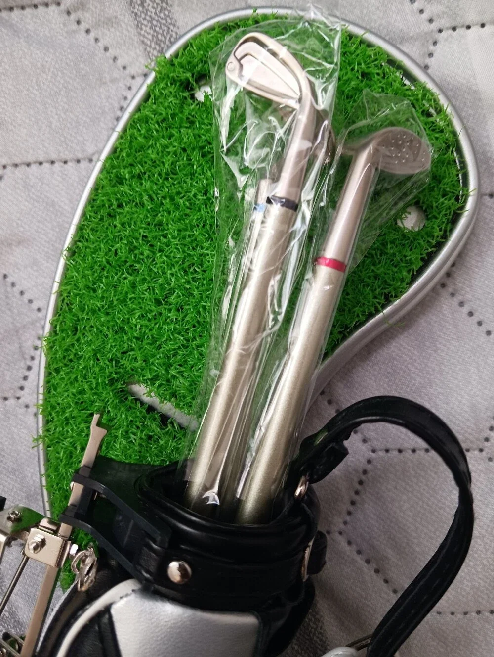 Golf Bag Pens and Pen Holder Set – Novelty Desk Gift , New Open Box